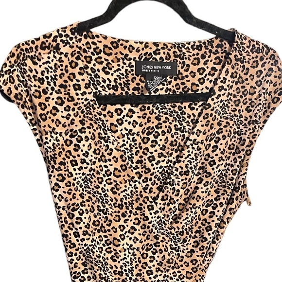 Jones New York Leopard Print Fitted Dress - Picture 3 of 12